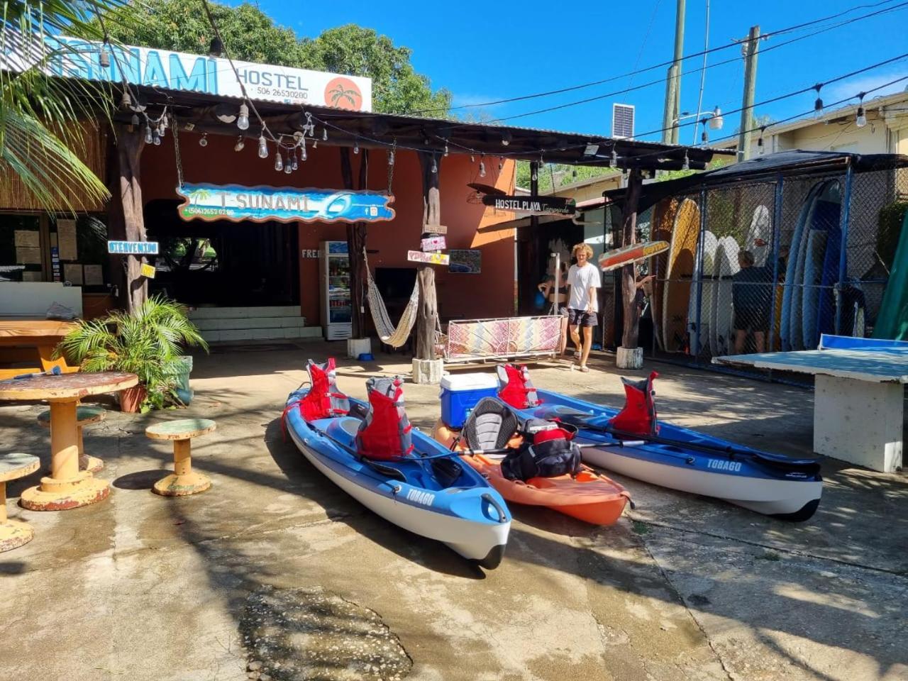 Tsunami Hostel Tamarindo Esterno foto