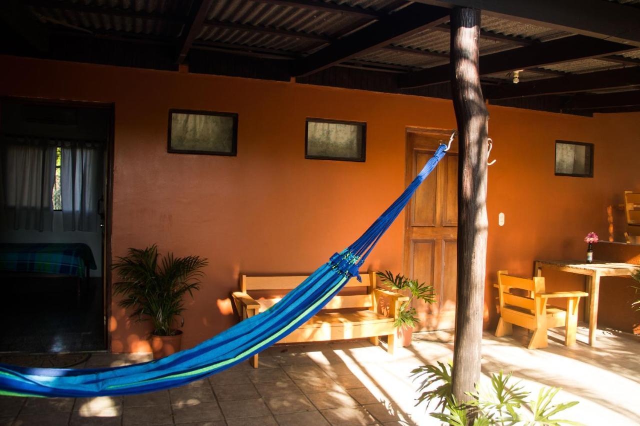Tsunami Hostel Tamarindo Esterno foto