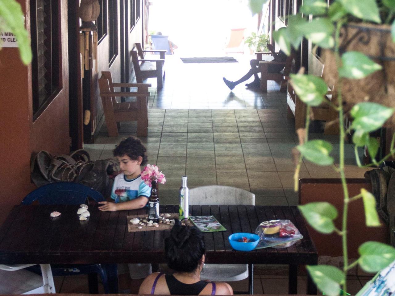 Tsunami Hostel Tamarindo Esterno foto