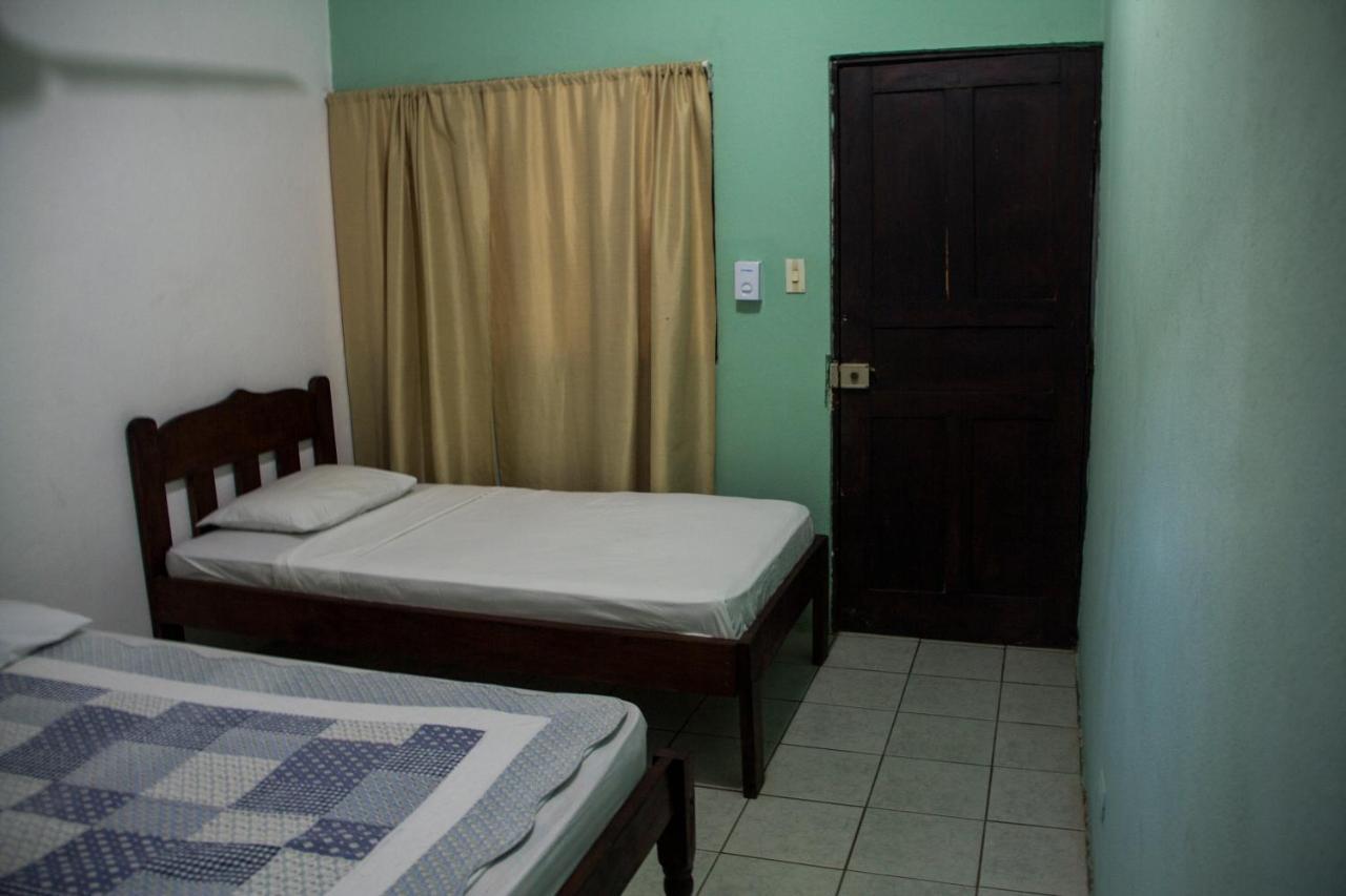 Tsunami Hostel Tamarindo Esterno foto